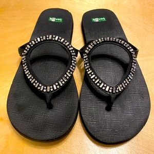 Sanuk black sandals w/ crystals